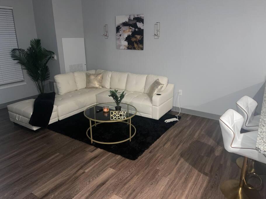 Luxurious & Spacious 1 Bedroom Hampton Exterior foto
